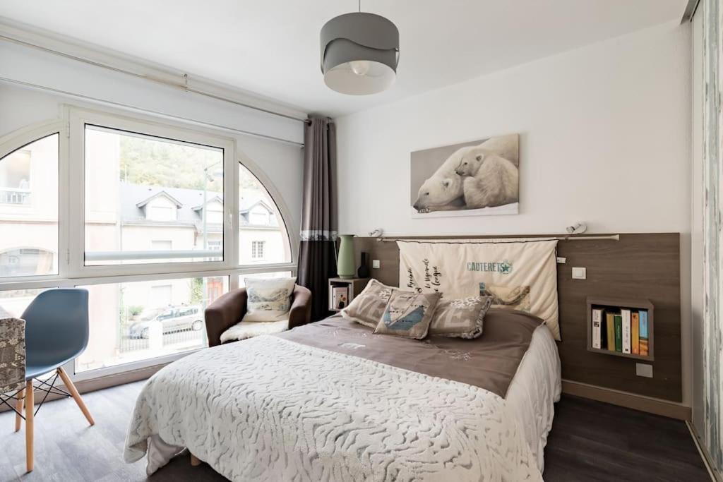 Appartement Centre Ville Wifi Parking Draps Fournis Cauterets Buitenkant foto